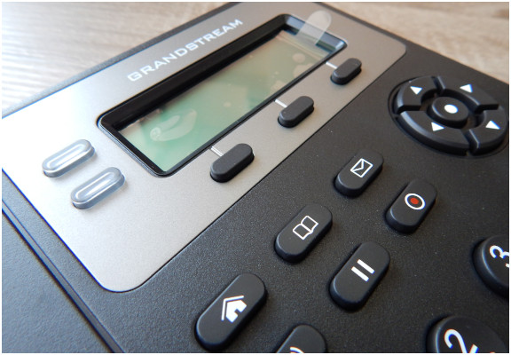 IP-телефон Grandstream GXP-1610 - доступный (недорогой телефон складской программы), простой, удобный, функциональный